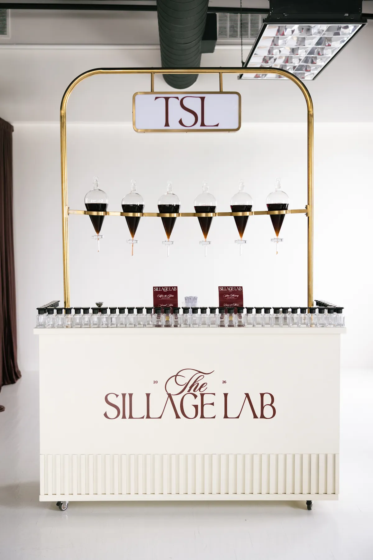 The Sillage Lab perfume bar side view